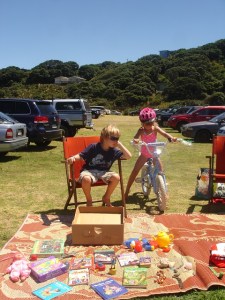 The rather bored entrepreneur and his equally uninterested assistant.