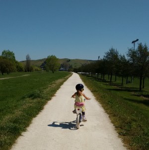 2015-saskia-bike-riding-hawkes-bay-square